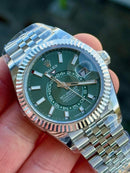 ROLEX SKY-DWELLER GREEN DIAL | QUALIDADE MIRROR | ACOMPANHA CAIXA E DOCUMENTOS RÉPLICA ROLEX | ULTIMAS UNIDADES COM DESCONTO