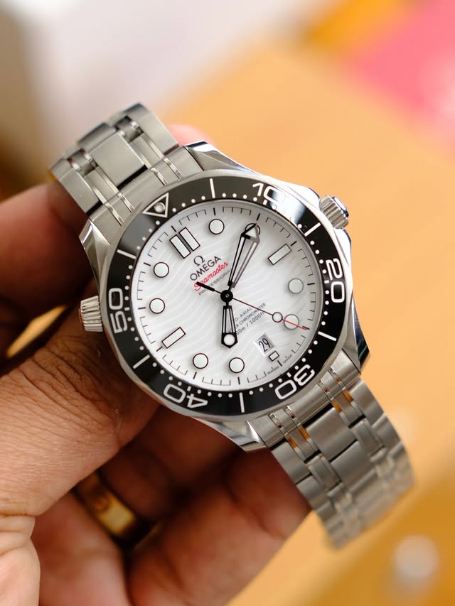 OMEGA SEAMASTER DIVER 300